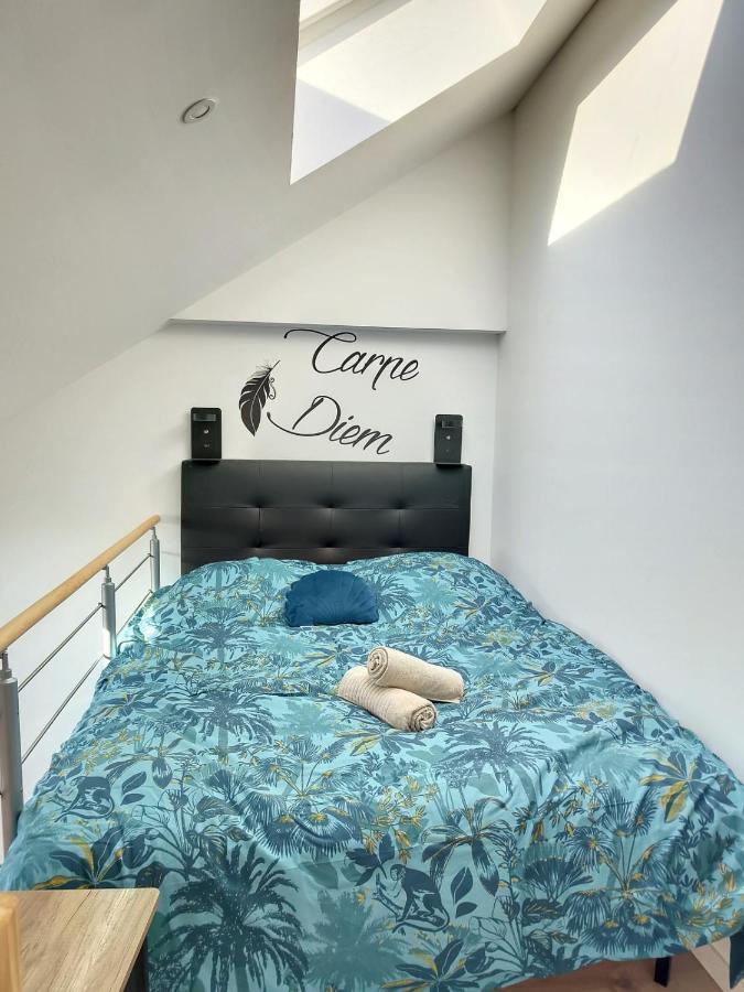 Sublime Appart Renove Duplex Centre Ville 4Pers Wifi Saint-Quentin  Exterior photo